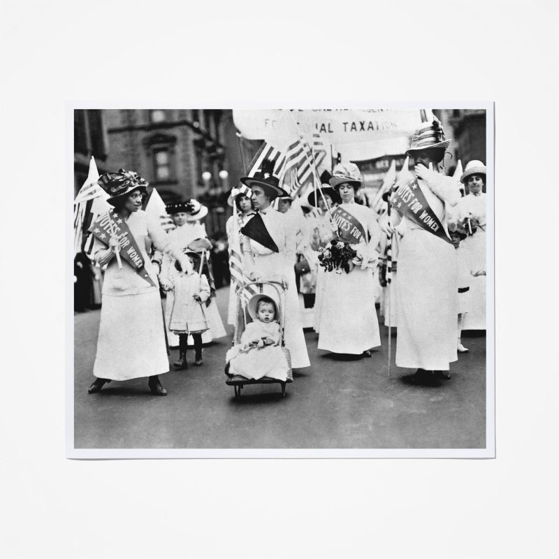 PIX0041 suffragists parade Unframed 1fe56d3a df56 4b3b 87fd 92c436753cbf