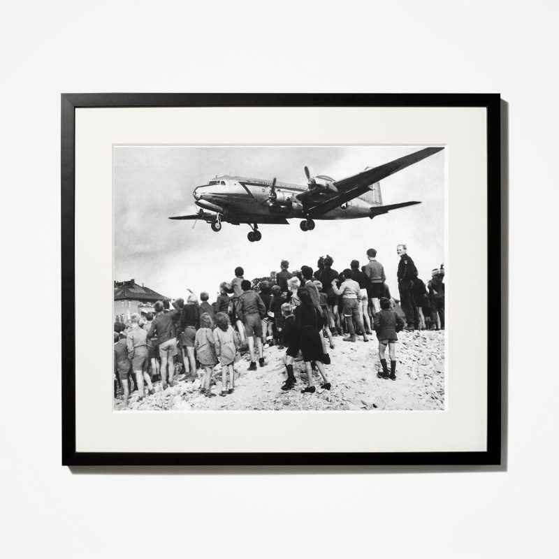 PIX0414 berlin airlift DONE BlackFrame