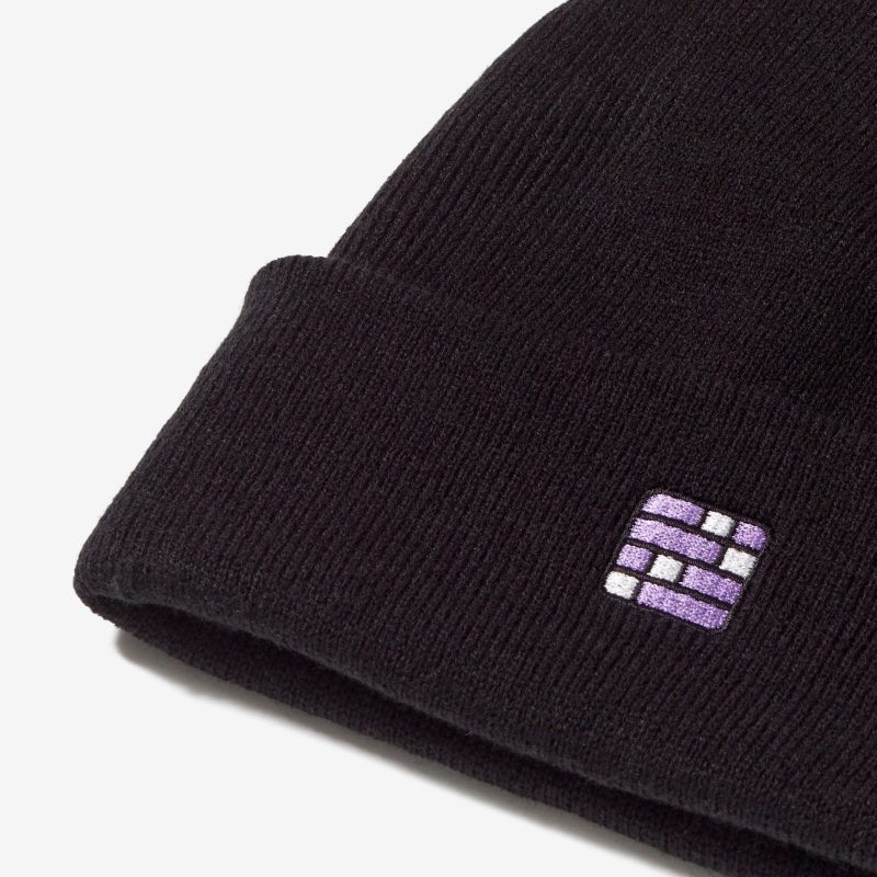 connections beanie detail